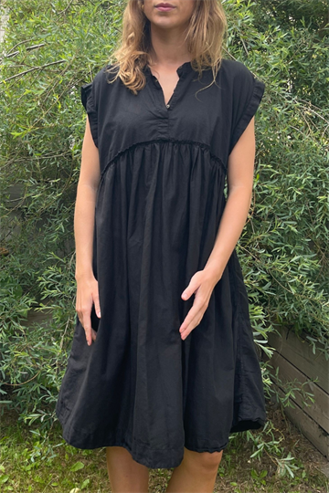 Rabens Saloner Devina Black